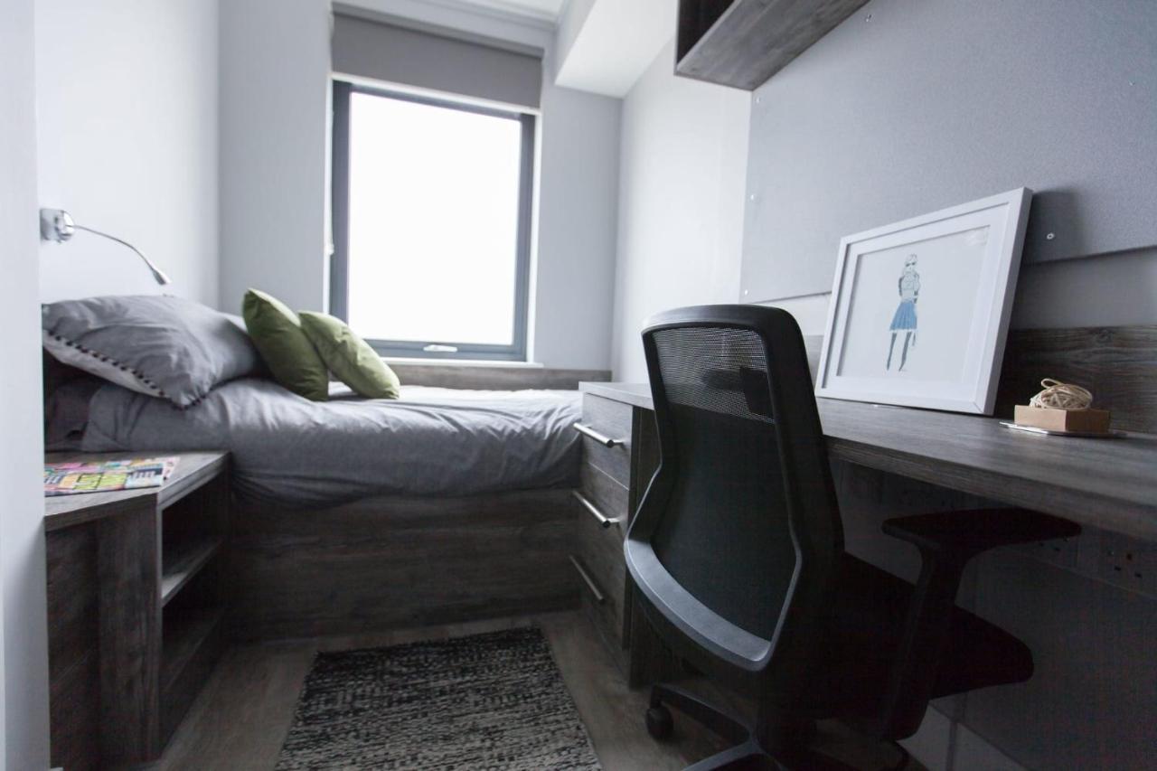 For Students Only Crown Place In Portsmouth Extérieur photo